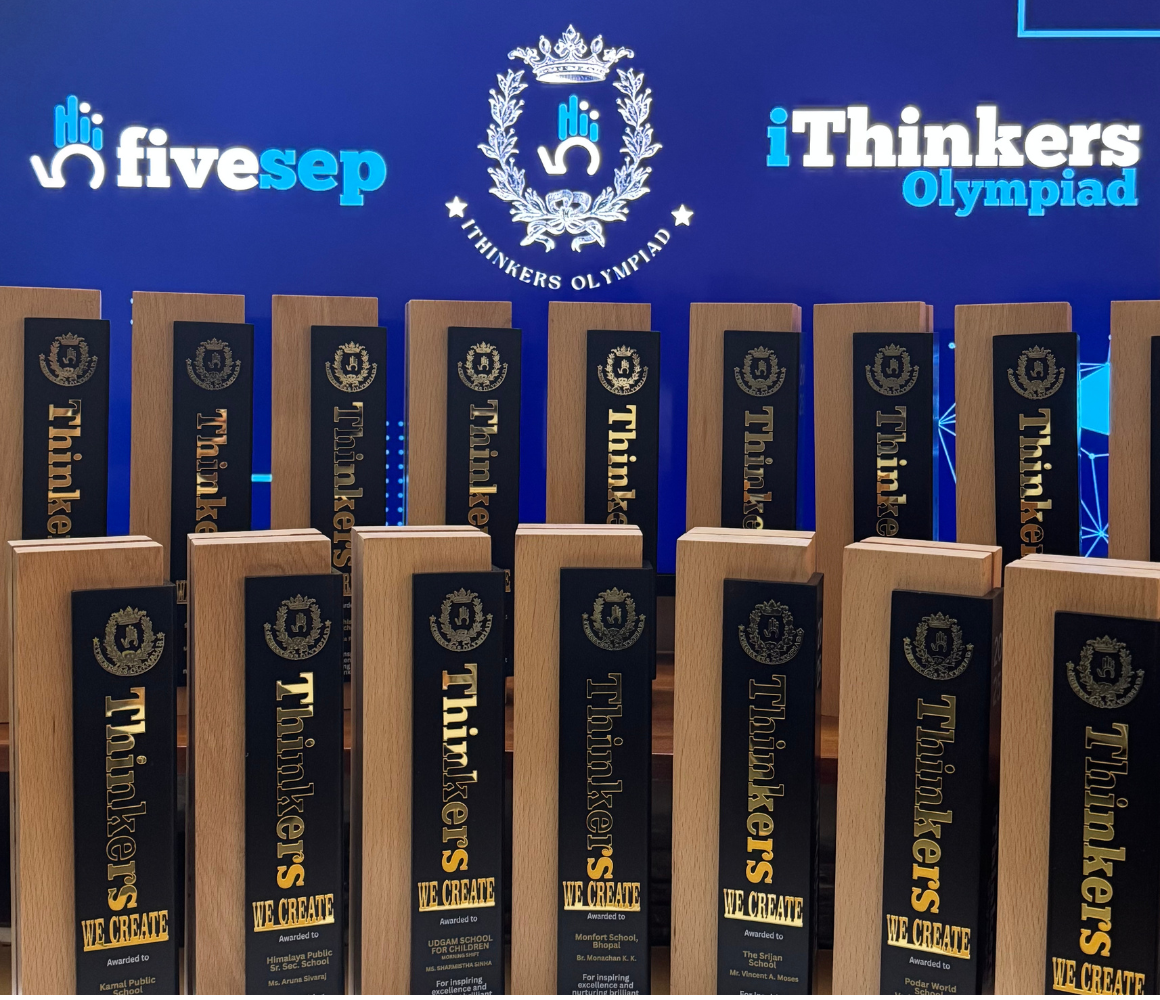 School principals with iThinkers trophies